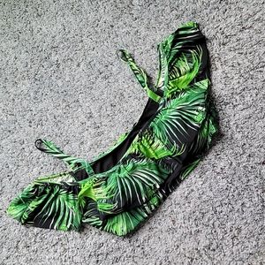 💞HOST PICK💞 Rue 21 flounce bikini top